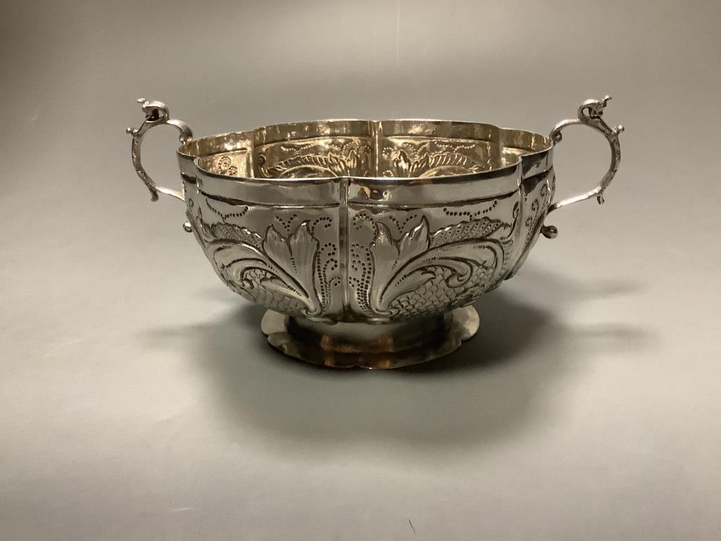 A late 19th century Hanau lobed silver two handled bowl, import marks for London, 1895, diameter 12.8cm, 7oz.